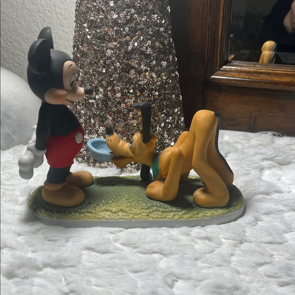 Charming Ceramic Figurine of Mickey and Pluto - Black, Red, Yellow